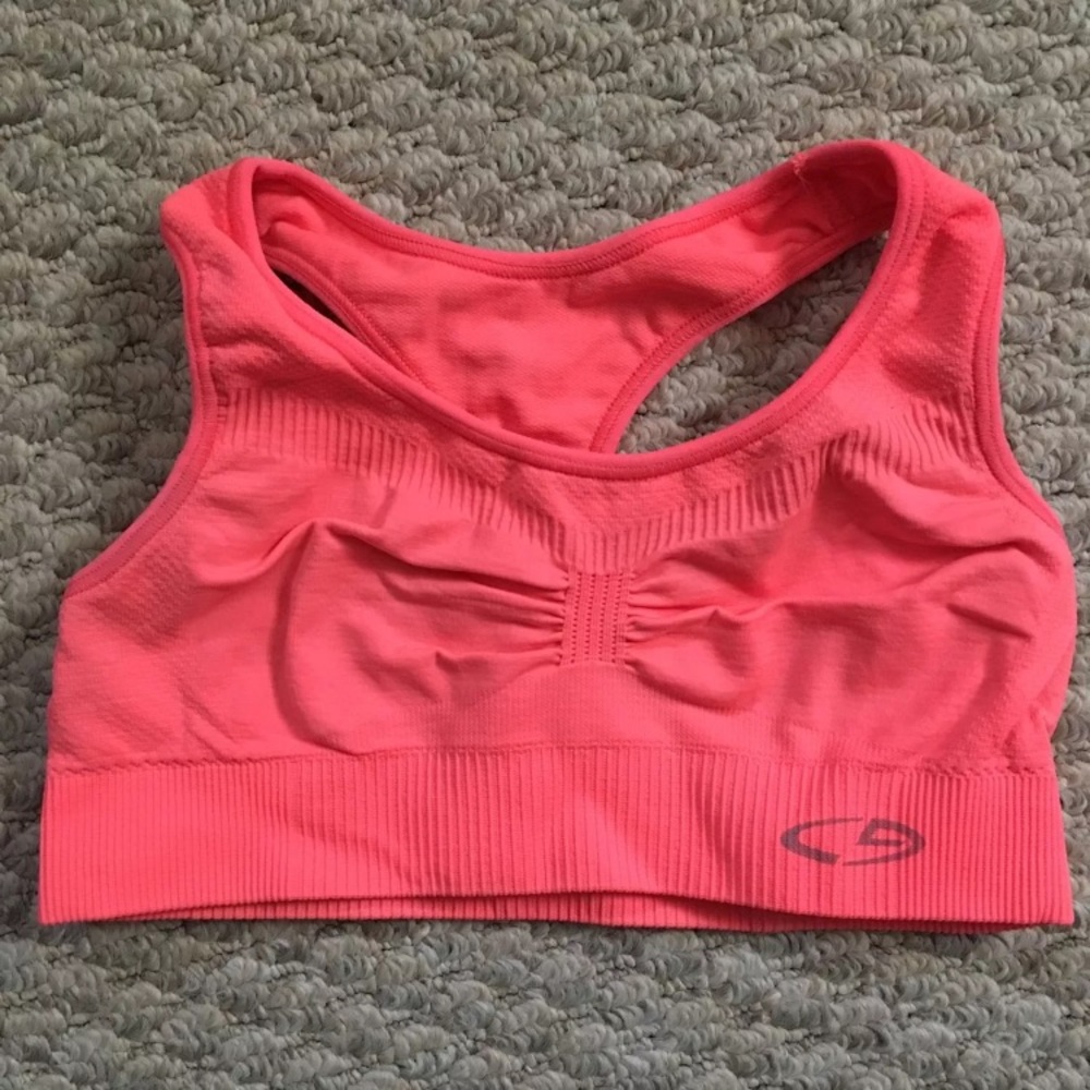 Women champion bra size XS